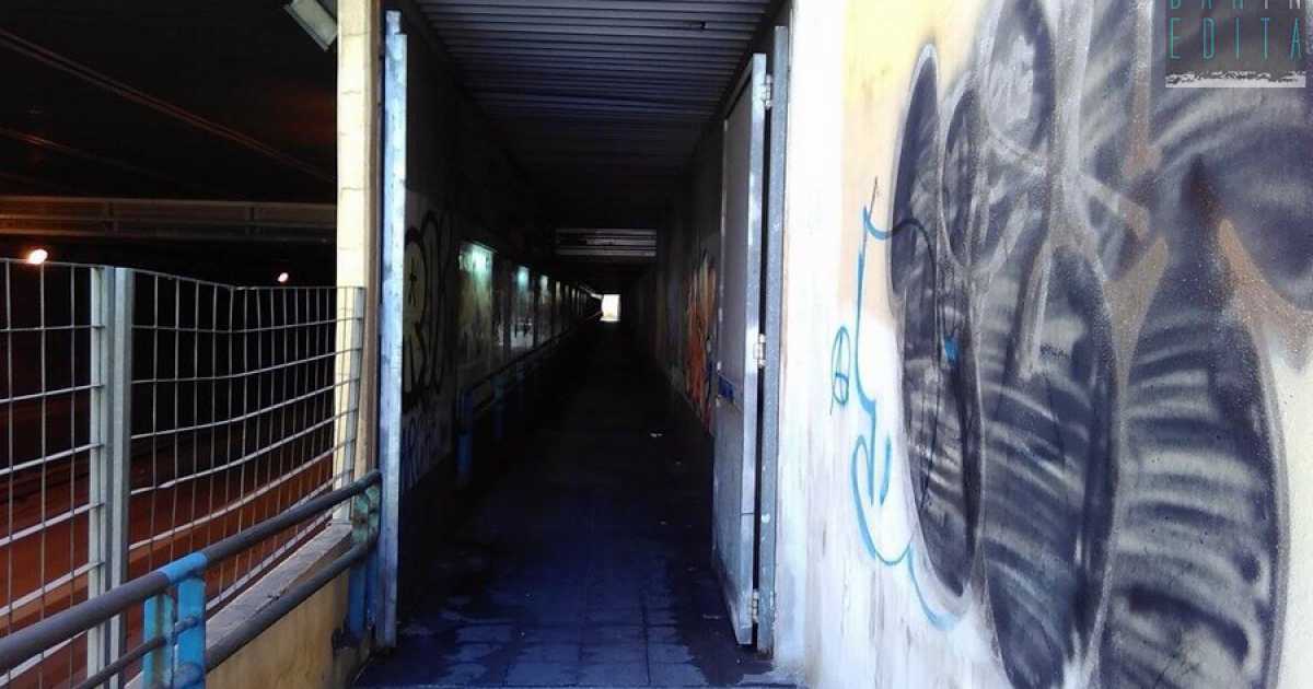 La "terra di mezzo" di Bari: stretti tunnel, piccole stazioni e case nate nel nulla